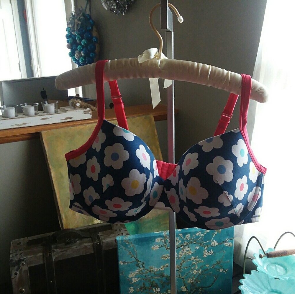 Adorable flower underwire bra